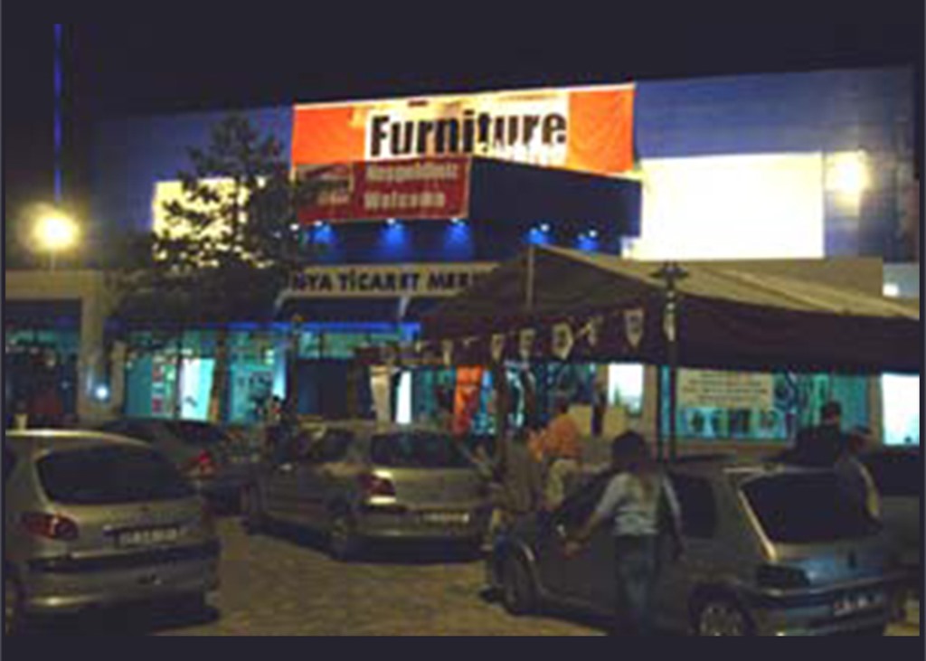 Furniture Turkey 2004 Fuarındayız 09-14 Eylül 2004  Dünya Ticaret Merkezi/ KAYSERİ